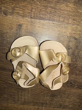 Old Navy Gold Baby Walker Sandals 0-3 months
